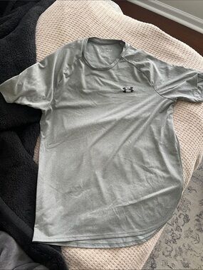 Under Armour Men’s Light Gray Active Short Sleeve Tee